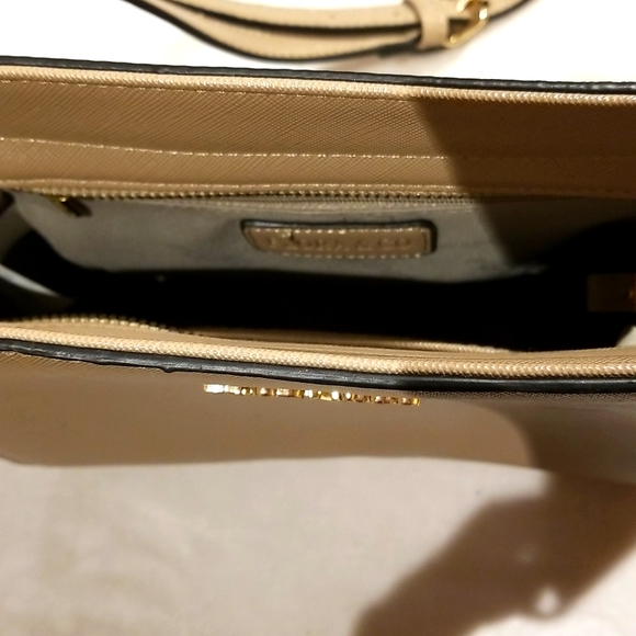 Woman's  Fashion  Pocketbook - Picture 6 of 8